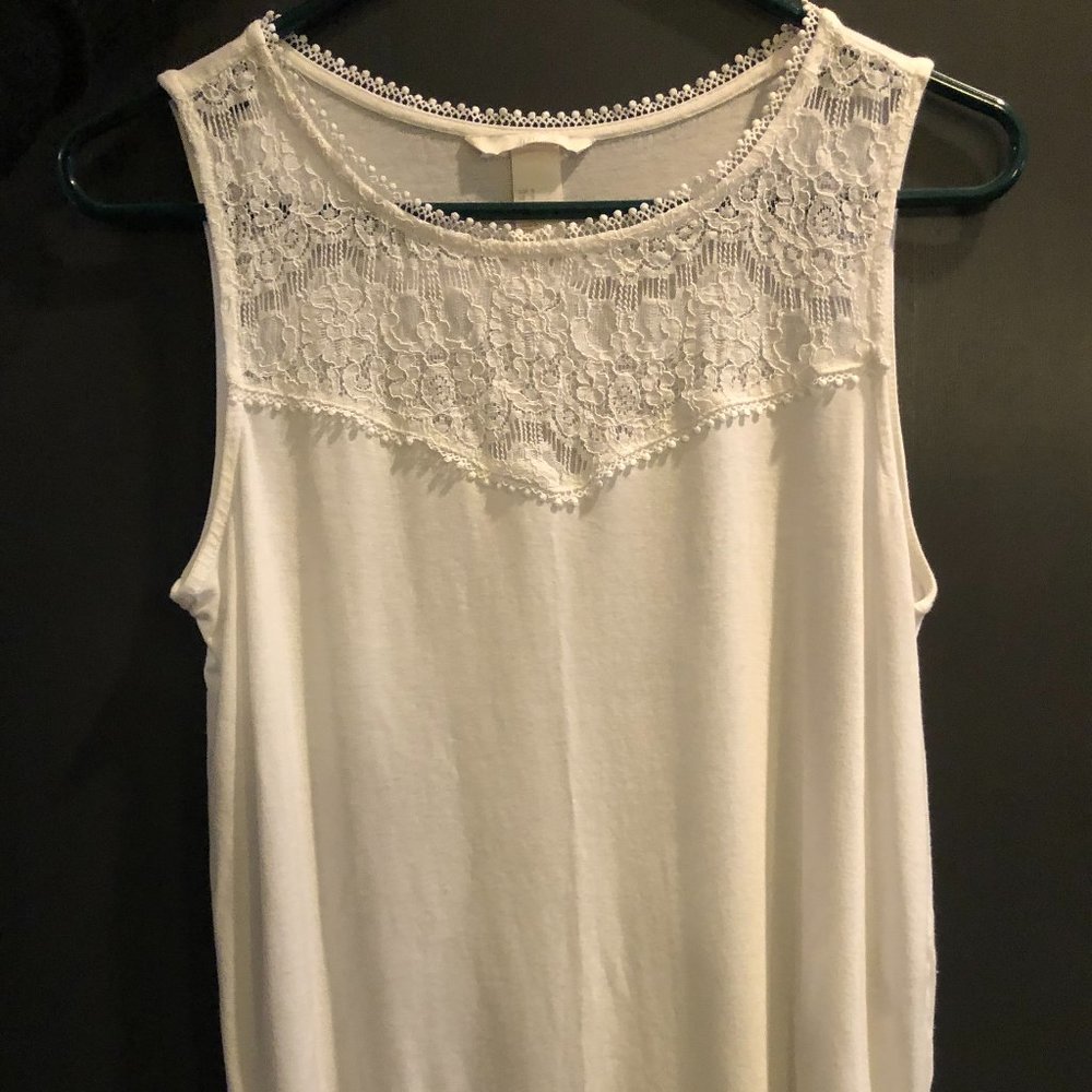 H & M cream colored sleeveless top size small